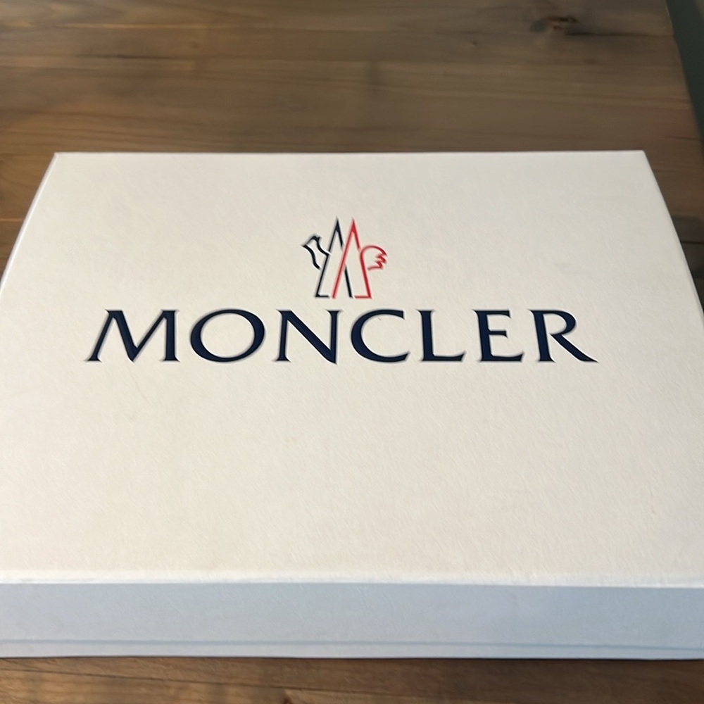 Brand New MONCLER Puf Quilted Nylon Crossbody Bag - Picture 2 of 16